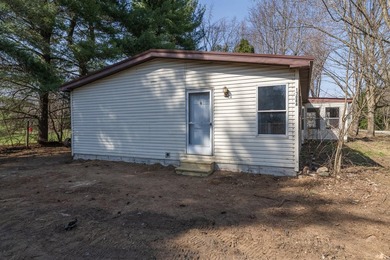 Welcome to this 3 bedroom, 2 bathroom home offering spacious - photo 43