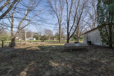 Welcome to this 3 bedroom, 2 bathroom home offering spacious - photo 46