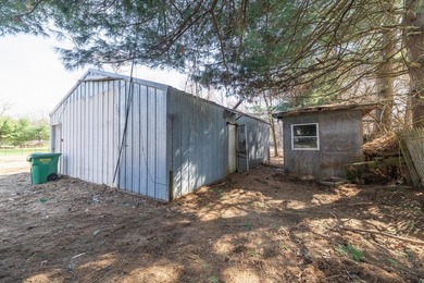 Welcome to this 3 bedroom, 2 bathroom home offering spacious - photo 50