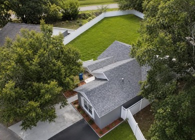 Rare opportunity! Fully renovated home sitting on one of the - photo 10