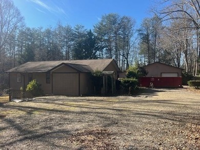 Lake Nottely Home Active Under Contract in Blairsville Georgia