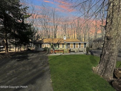 Lake Home For Sale in Pocono Summit, Pennsylvania