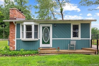 (private lake, pond, creek) Home Active Under Con in White Lake Michigan