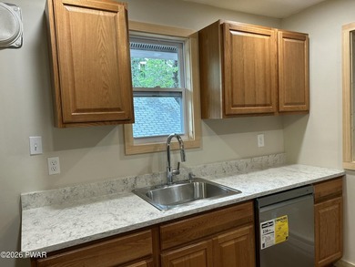 Enjoy Lake Wallenpaupack in the is newly renovated chalet style - photo 15