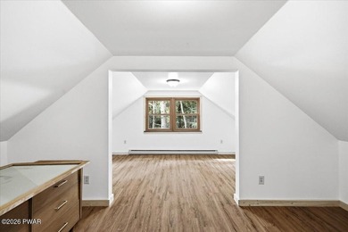 Enjoy Lake Wallenpaupack in the is newly renovated chalet style - photo 22