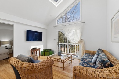 Turnkey Modern Retreat in East Hampton's Northwest Woods - photo 27