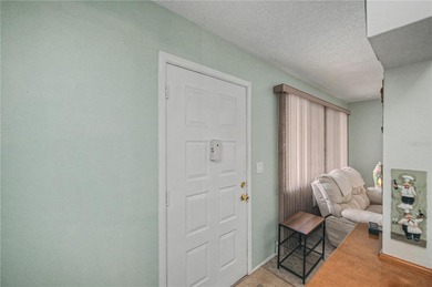 SUPER CLEAN 2/1 condo with PRIVATE & SERENE greenbelt backyard - photo 7