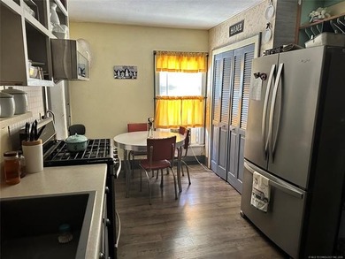 Looking for a country home at the edge of town? This 2 bedroom - photo 8