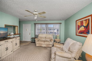 SUPER CLEAN 2/1 condo with PRIVATE & SERENE greenbelt backyard - photo 9
