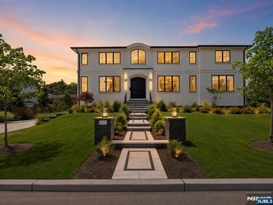 Welcome to 14 Allison Drive in Englewood Cliffs, a recently - photo 4