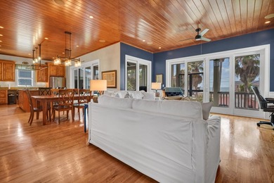 Spacious custom-built quality home offering OUTSTANDING OCEAN - photo 6