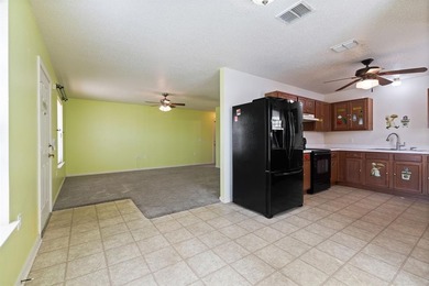 SELLER IS OFFERING $5000 in Closing Costs. This beautiful and