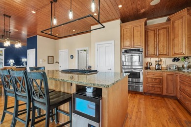 Spacious custom-built quality home offering OUTSTANDING OCEAN - photo 10