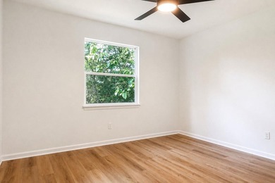 Welcome to this beautifully fully renovated, move-in-ready - photo 13