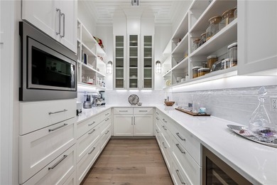 Few properties possess the setting, presence, and lifestyle to - photo 16