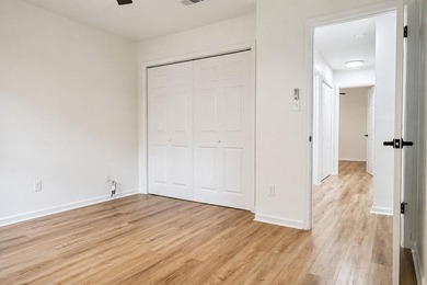 Welcome to this beautifully fully renovated, move-in-ready - photo 17