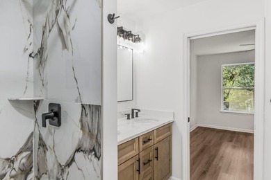 Welcome to this beautifully fully renovated, move-in-ready - photo 19