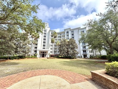 Beautifully perched on the seventh floor, this light and airy - photo 21