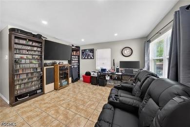 Investor Special in Historic Franklin Park! Concrete block - photo 2