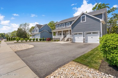 Welcome to this custom-built Coastal Colonial, built in 2018 - photo 2