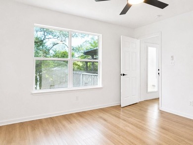 Welcome to this beautifully fully renovated, move-in-ready - photo 22