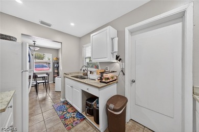 Investor Special in Historic Franklin Park! Concrete block - photo 8