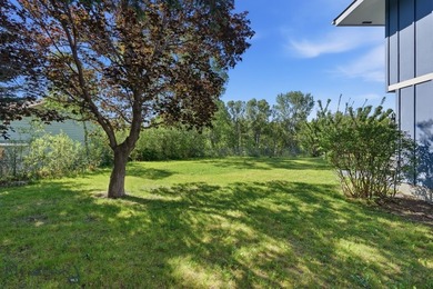 Tucked away at the end of a cul-de-sac, this beautifully - photo 50