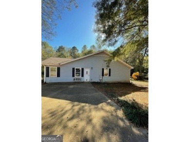 (private lake, pond, creek) Home For Sale in Jefferson Georgia