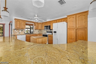 Welcome to your dream home in Bokeelia! Waterfront canal home - photo 10