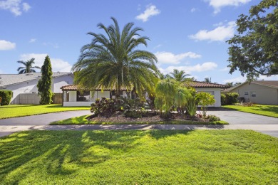 Lake Home For Sale in Plantation, Florida