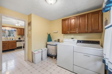 Almost 1900 sq' with 4 bedrooms (2 on the first floor) and 3 - photo 11