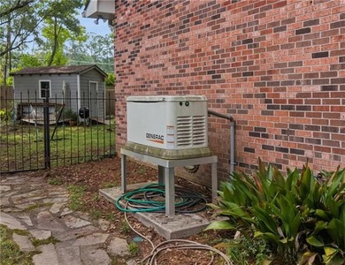 Welcome home to this gorgeous, fully renovated Acadian-style - photo 30