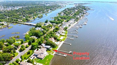 Stunning gated waterfront retreat on prestigious Princeton - photo 2