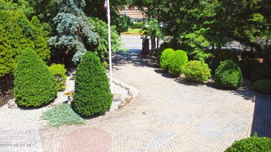 Stunning gated waterfront retreat on prestigious Princeton - photo 10