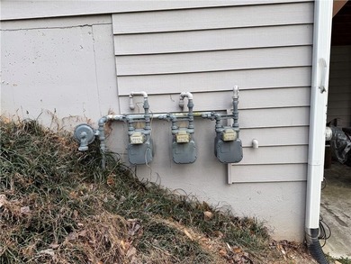 Rents scheduled to increase on this amazing tri-plex investment