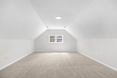 TOTALLY RENOVATED, ALL NEW KITCHEN, FRESH PAINT, NEW FLOORING - photo 16