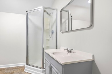 TOTALLY RENOVATED, ALL NEW KITCHEN, FRESH PAINT, NEW FLOORING - photo 19