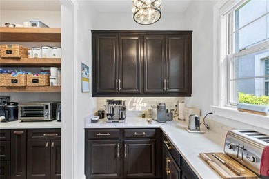 Set within Eagle Creek's guard-gated golf community, this - photo 33