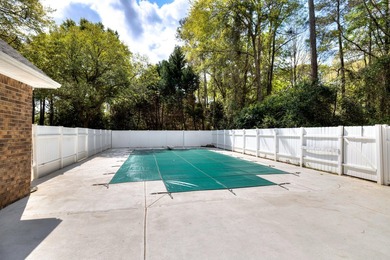 TOTALLY RENOVATED, ALL NEW KITCHEN, FRESH PAINT, NEW FLOORING - photo 40
