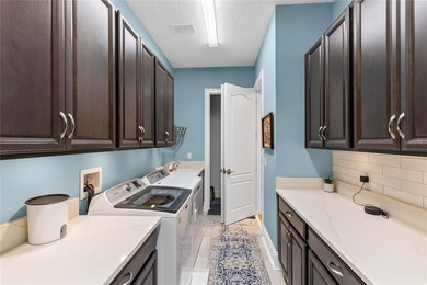Set within Eagle Creek's guard-gated golf community, this - photo 42