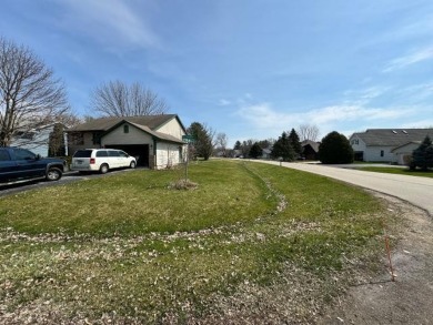 Candlewick Lake Home Sale Pending in Poplar Grove Illinois