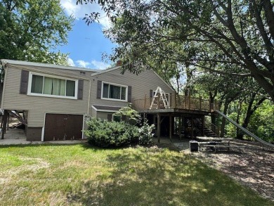 (private lake, pond, creek) Home Under Contract in Pontiac Illinois