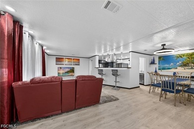 Seller motivated. Welcome in the beautiful, resort-style - photo 1