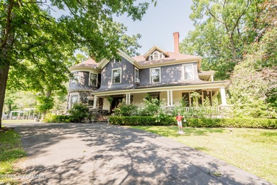 (private lake, pond, creek) Home For Sale in Amsterdam New York