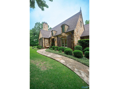 Custom luxury home in Cherokee Ridge's gated golf community - photo 4