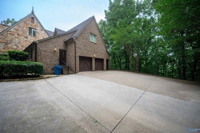 Custom luxury home in Cherokee Ridge's gated golf community - photo 5