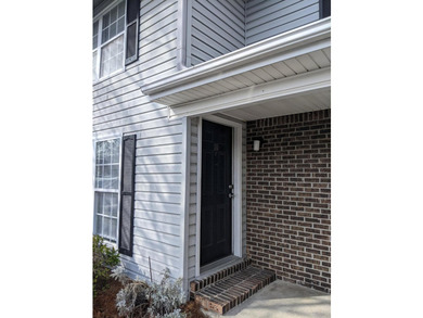 Updated 1BR/1BA Townhome in West AshleyDon't miss this move-in - photo 1