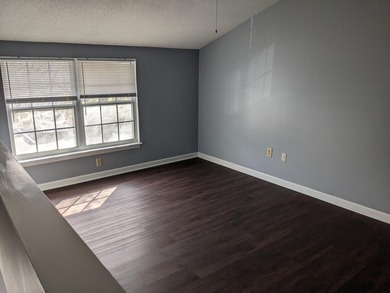 Updated 1BR/1BA Townhome in West AshleyDon't miss this move-in - photo 8