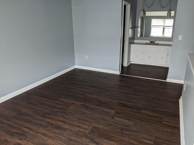 Updated 1BR/1BA Townhome in West AshleyDon't miss this move-in - photo 9