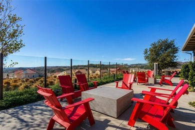 Welcome to 189 Patria, a beautifully appointed end-unit townhome - photo 32